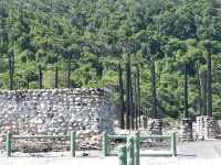 DSCN8631  Ruins of restaurant