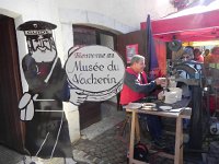 DSCN7568  How they make the round boxes