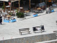 DSCN3905  reading in the port