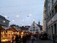 PZYD1402  and to peruse the Christmas Market