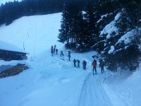 20170122 094025  Sixteen skiers in the cold morning