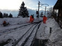 20170116 142721  Crews work to unfreeze the switches at Caux