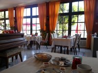 20170620 075906  breakfast at Sospel