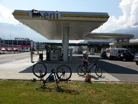 20170602 111410  flat tire interrupted our progress. Service dépannage came with another bike and we continued