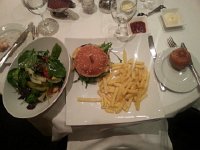 20170311 195238  A Davos burger