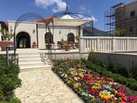 IMG 0776  wine tasting left, hotel right