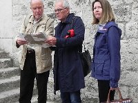 DSCN9334  discussing options