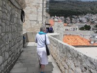 DSCN9353  walking the wall