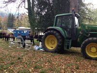 IMG 5847  This was how the line keeping at least 30 animals in their prime safely tethered. And the guards could relax in lawn furniture