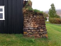 20170928 150854  stone buttree with peat and then turf