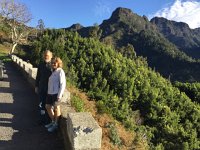 IMG 4898  people and mountains, lots of vegetation