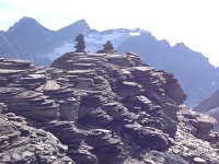 IMG 3637  strata and cairns