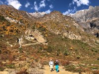 Back to the trail on the valley floor