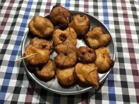 Back at the dinning hall, we are exploring new menu items, such as apple fritters