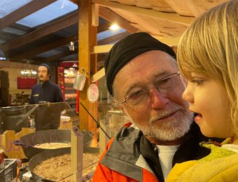 21 December - Weaving and Baking with August