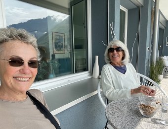 28 April - Sock puppets, lunch with Robin