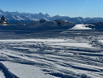 12 December Skiiing Glacier 3000