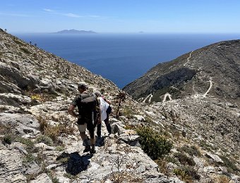 7 May - Santorini - over the top from Pirgos to Perissa